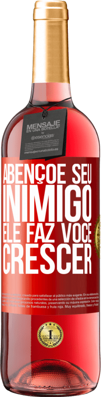 29,95 € | Vinho rosé Edição ROSÉ Abençoe seu inimigo. Ele faz você crescer Etiqueta Vermelha. Etiqueta personalizável Vinho jovem Colheita 2024 Tempranillo