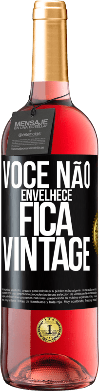 29,95 € | Vinho rosé Edição ROSÉ Você não envelhece, fica vintage Etiqueta Preta. Etiqueta personalizável Vinho jovem Colheita 2024 Tempranillo