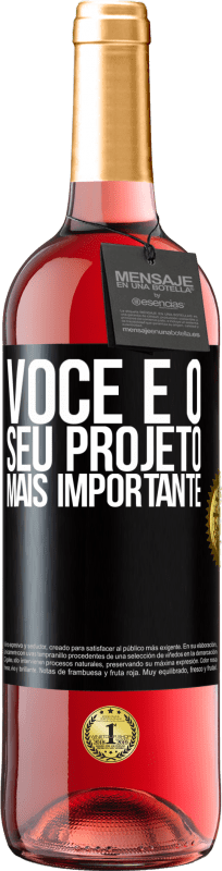 29,95 € Envio grátis | Vinho rosé Edição ROSÉ Você é o seu projeto mais importante Etiqueta Preta. Etiqueta personalizável Vinho jovem Colheita 2023 Tempranillo