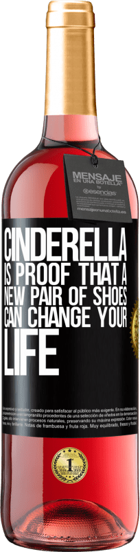 29,95 € | ロゼワイン ROSÉエディション シンデレラは、新しい靴があなたの人生を変えることができるという証拠です ブラックラベル. カスタマイズ可能なラベル 若いワイン 収穫 2023 Tempranillo