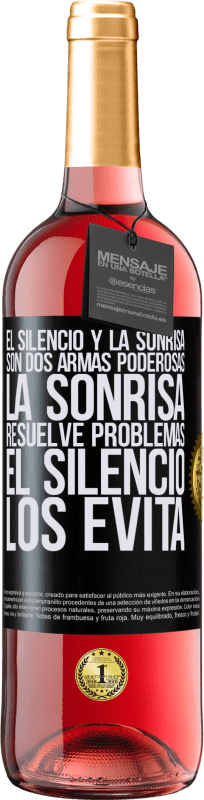 29,95 € | Vino Rosado Edición ROSÉ El silencio y la sonrisa son dos armas poderosas. La sonrisa resuelve problemas, el silencio los evita Etiqueta Negra. Etiqueta personalizable Vino joven Cosecha 2024 Tempranillo