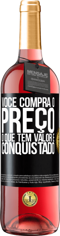 29,95 € | Vinho rosé Edição ROSÉ Você compra o preço. O que tem valor é conquistado Etiqueta Preta. Etiqueta personalizável Vinho jovem Colheita 2024 Tempranillo