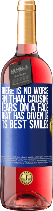 29,95 € 免费送货 | 桃红葡萄酒 ROSÉ版 没有比使我们最灿烂的笑容流泪的罪恶更严重的了 蓝色标签. 可自定义的标签 青年酒 收成 2023 Tempranillo