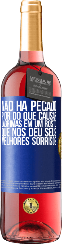 29,95 € | Vinho rosé Edição ROSÉ Não há pecado pior do que causar lágrimas em um rosto que nos deu seus melhores sorrisos Etiqueta Azul. Etiqueta personalizável Vinho jovem Colheita 2024 Tempranillo