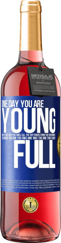 29,95 € | Rosé Wine ROSÉ Edition One day you are young and the next day, you smell all the softeners from the supermarket to choose the one you take and take Blue Label. Customizable label Young wine Harvest 2024 Tempranillo