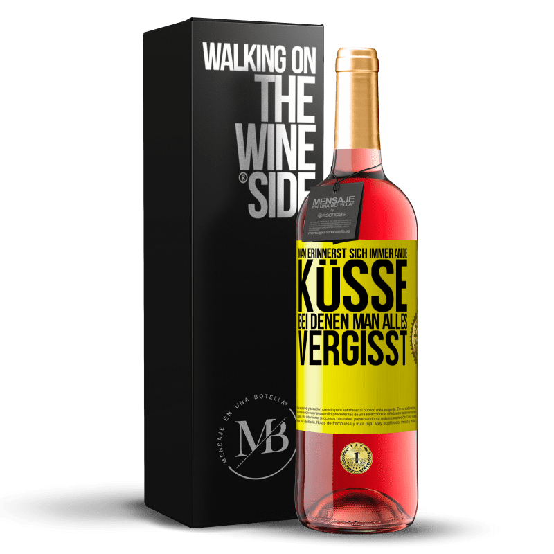 29,95 € Kostenloser Versand | Roséwein ROSÉ Ausgabe Man erinnerst sich immer an die Küsse, bei denen man alles vergisst Gelbes Etikett. Anpassbares Etikett Junger Wein Ernte 2024 Tempranillo