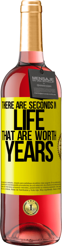 29,95 € Free Shipping | Rosé Wine ROSÉ Edition There are seconds in life that are worth years Yellow Label. Customizable label Young wine Harvest 2025 Tempranillo