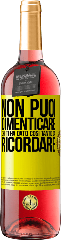 29,95 € | Vino rosato Edizione ROSÉ Non puoi dimenticare chi ti ha dato così tanto da ricordare Etichetta Gialla. Etichetta personalizzabile Vino giovane Raccogliere 2024 Tempranillo