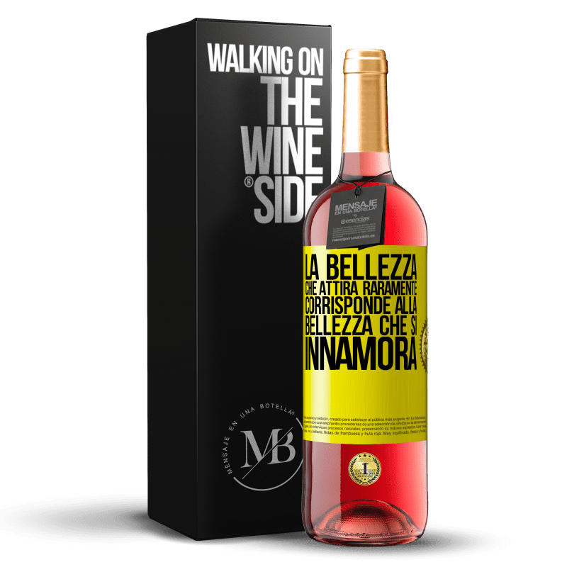 29,95 € Spedizione Gratuita | Vino rosato Edizione ROSÉ La bellezza che attira raramente corrisponde alla bellezza che si innamora Etichetta Gialla. Etichetta personalizzabile Vino giovane Raccogliere 2025 Tempranillo