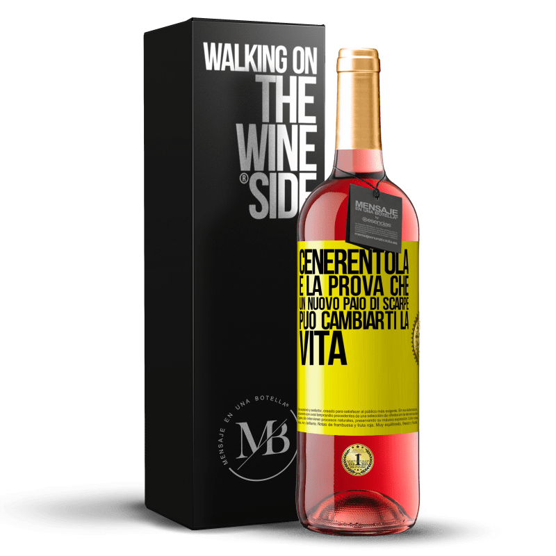 29,95 € Spedizione Gratuita | Vino rosato Edizione ROSÉ Cenerentola è la prova che un nuovo paio di scarpe può cambiarti la vita Etichetta Gialla. Etichetta personalizzabile Vino giovane Raccogliere 2025 Tempranillo