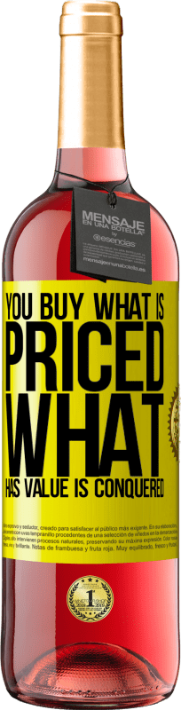 29,95 € Бесплатная доставка | Розовое вино Издание ROSÉ Вы покупаете то, что оценено. Что имеет значение побеждено Желтая этикетка. Настраиваемая этикетка Молодое вино Урожай 2025 Tempranillo