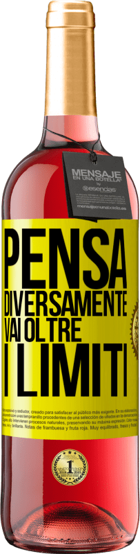 Spedizione Gratuita | Vino rosato Edizione ROSÉ Pensa diversamente. Vai oltre i limiti Etichetta Gialla. Etichetta personalizzabile Vino giovane Raccogliere 2023 Tempranillo