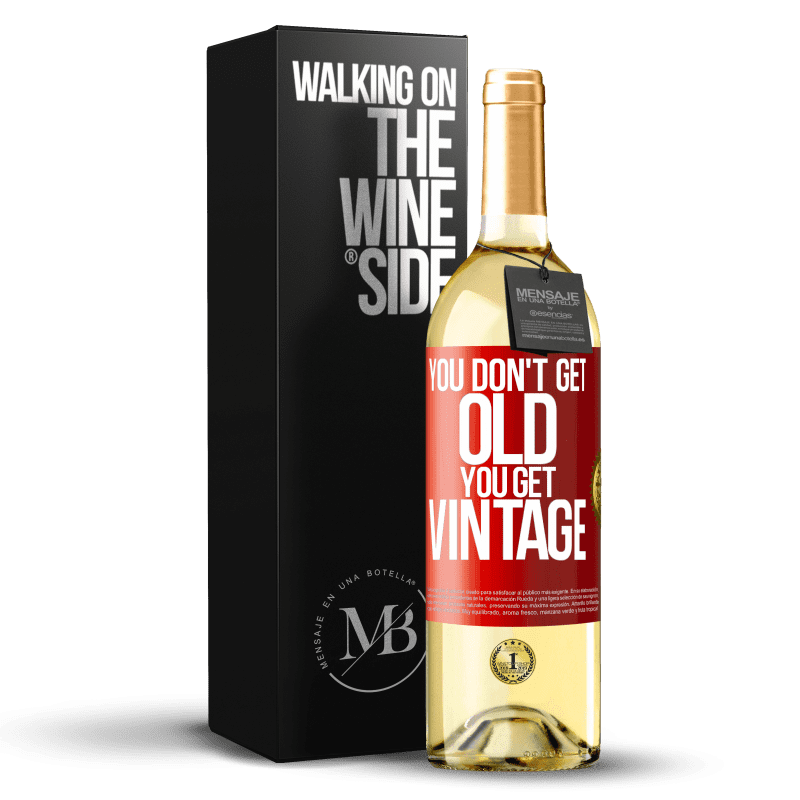 29,95 € 送料無料 | 白ワイン WHITEエディション あなたは年を取らず、ヴィンテージを得ます 赤いタグ. カスタマイズ可能なラベル 若いワイン 収穫 2023 Verdejo