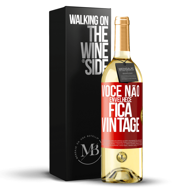 29,95 € Envio grátis | Vinho branco Edição WHITE Você não envelhece, fica vintage Etiqueta Vermelha. Etiqueta personalizável Vinho jovem Colheita 2024 Verdejo