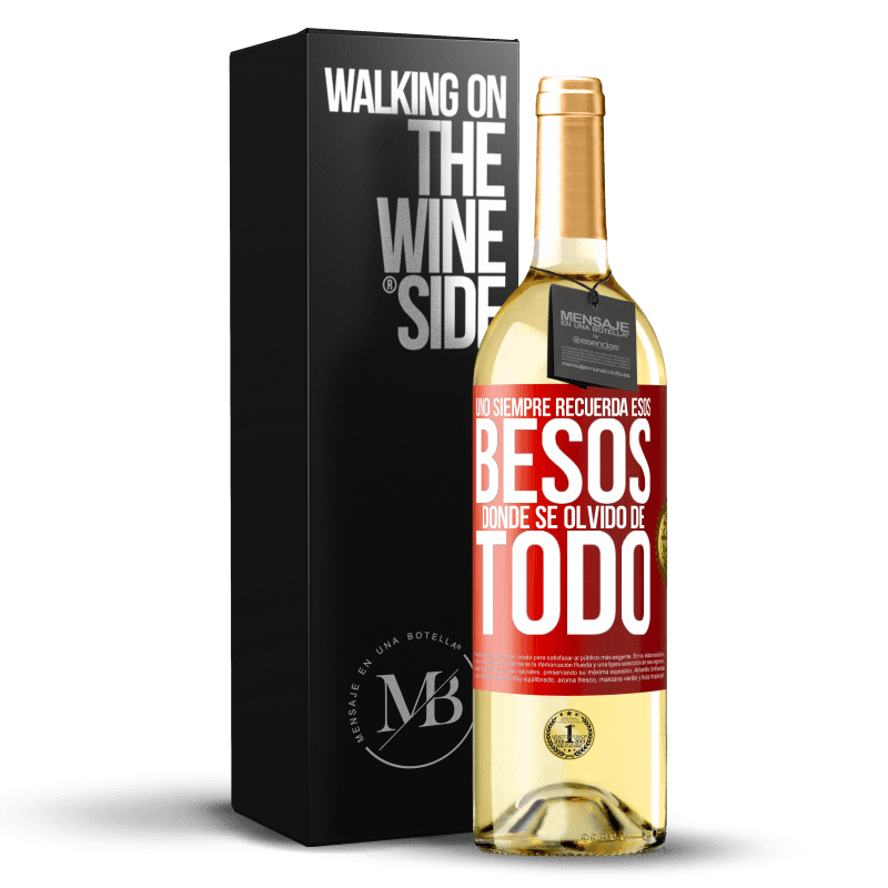 29,95 € Envío gratis | Vino Blanco Edición WHITE Uno siempre recuerda esos besos donde se olvidó de todo Etiqueta Roja. Etiqueta personalizable Vino joven Cosecha 2024 Verdejo