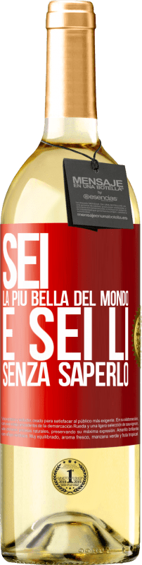 29,95 € | Vino bianco Edizione WHITE Sei la più bella del mondo e sei lì, senza saperlo Etichetta Rossa. Etichetta personalizzabile Vino giovane Raccogliere 2024 Verdejo