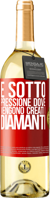 29,95 € | Vino bianco Edizione WHITE È sotto pressione dove vengono creati i diamanti Etichetta Rossa. Etichetta personalizzabile Vino giovane Raccogliere 2024 Verdejo