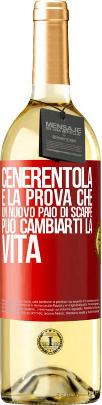 29,95 € | Vino bianco Edizione WHITE Cenerentola è la prova che un nuovo paio di scarpe può cambiarti la vita Etichetta Rossa. Etichetta personalizzabile Vino giovane Raccogliere 2024 Verdejo