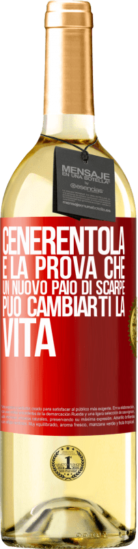 29,95 € | Vino bianco Edizione WHITE Cenerentola è la prova che un nuovo paio di scarpe può cambiarti la vita Etichetta Rossa. Etichetta personalizzabile Vino giovane Raccogliere 2025 Verdejo