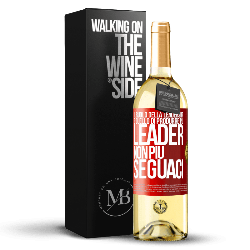 29,95 € Spedizione Gratuita | Vino bianco Edizione WHITE Il ruolo della leadership è quello di produrre più leader, non più seguaci Etichetta Rossa. Etichetta personalizzabile Vino giovane Raccogliere 2024 Verdejo