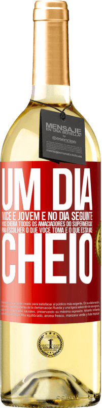 29,95 € | Vinho branco Edição WHITE Um dia você é jovem e no dia seguinte você cheira todos os amaciadores do supermercado para escolher o que você toma e o que Etiqueta Vermelha. Etiqueta personalizável Vinho jovem Colheita 2024 Verdejo