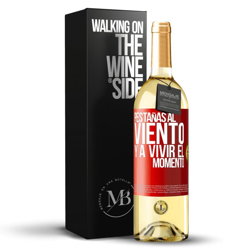 29,95 € Envío gratis | Vino Blanco Edición WHITE Pestañas al viento y a vivir el momento Etiqueta Roja. Etiqueta personalizable Vino joven Cosecha 2023 Verdejo