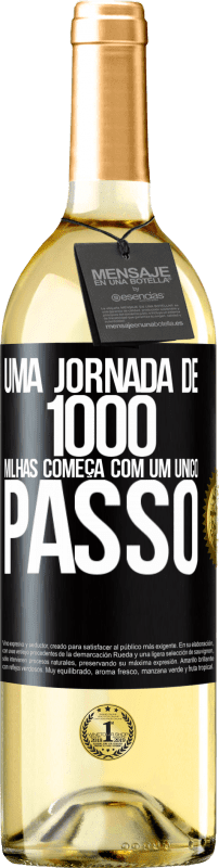 Envio grátis | Vinho branco Edição WHITE Uma jornada de mil milhas começa com um único passo Etiqueta Preta. Etiqueta personalizável Vinho jovem Colheita 2023 Verdejo