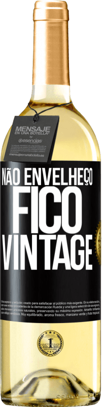 29,95 € Envio grátis | Vinho branco Edição WHITE Não envelheço, fico vintage Etiqueta Preta. Etiqueta personalizável Vinho jovem Colheita 2025 Verdejo