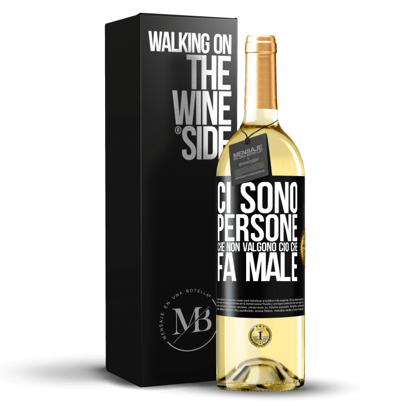 29,95 € Spedizione Gratuita | Vino bianco Edizione WHITE Ci sono persone che non valgono ciò che fa male Etichetta Nera. Etichetta personalizzabile Vino giovane Raccogliere 2024 Verdejo