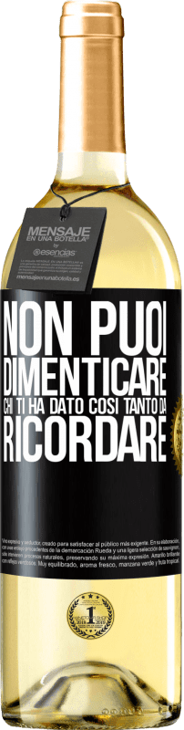 29,95 € Spedizione Gratuita | Vino bianco Edizione WHITE Non puoi dimenticare chi ti ha dato così tanto da ricordare Etichetta Nera. Etichetta personalizzabile Vino giovane Raccogliere 2025 Verdejo