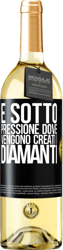 29,95 € | Vino bianco Edizione WHITE È sotto pressione dove vengono creati i diamanti Etichetta Nera. Etichetta personalizzabile Vino giovane Raccogliere 2024 Verdejo