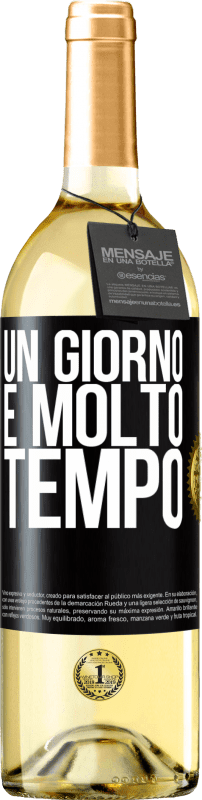 29,95 € Spedizione Gratuita | Vino bianco Edizione WHITE Un giorno è molto tempo Etichetta Nera. Etichetta personalizzabile Vino giovane Raccogliere 2025 Verdejo