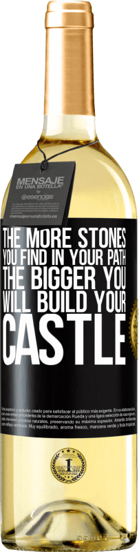 29,95 € | White Wine WHITE Edition The more stones you find in your path, the bigger you will build your castle Black Label. Customizable label Young wine Harvest 2024 Verdejo