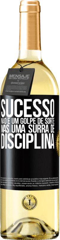 29,95 € | Vinho branco Edição WHITE Sucesso não é um golpe de sorte, mas uma surra de disciplina Etiqueta Preta. Etiqueta personalizável Vinho jovem Colheita 2025 Verdejo