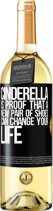 29,95 € | Белое вино Издание WHITE Золушка является доказательством того, что новая пара обуви может изменить вашу жизнь Черная метка. Настраиваемая этикетка Молодое вино Урожай 2023 Verdejo