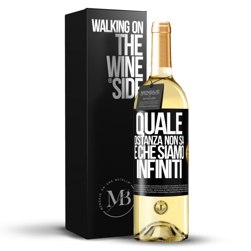 29,95 € Spedizione Gratuita | Vino bianco Edizione WHITE Quale distanza non sa è che siamo infiniti Etichetta Nera. Etichetta personalizzabile Vino giovane Raccogliere 2024 Verdejo