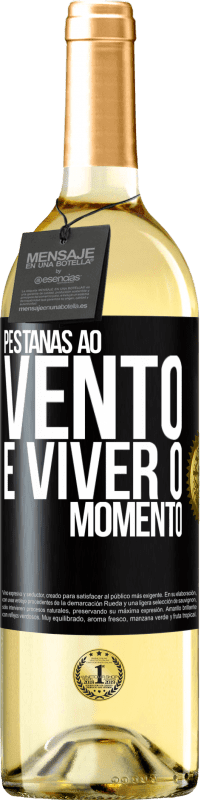 29,95 € Envio grátis | Vinho branco Edição WHITE Pestanas ao vento e viver o momento Etiqueta Preta. Etiqueta personalizável Vinho jovem Colheita 2025 Verdejo