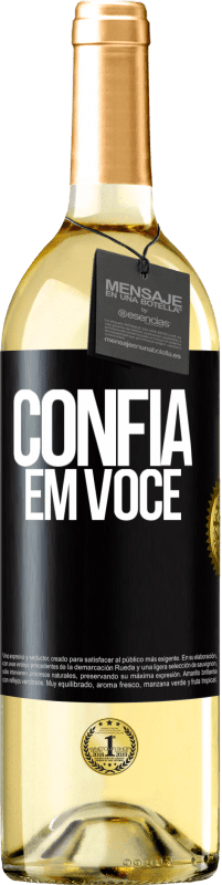 Envio grátis | Vinho branco Edição WHITE Confia em você Etiqueta Preta. Etiqueta personalizável Vinho jovem Colheita 2023 Verdejo