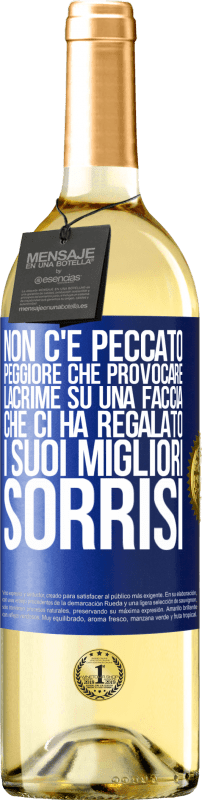 29,95 € Spedizione Gratuita | Vino bianco Edizione WHITE Non c'è peccato peggiore che provocare lacrime su una faccia che ci ha regalato i suoi migliori sorrisi Etichetta Blu. Etichetta personalizzabile Vino giovane Raccogliere 2025 Verdejo