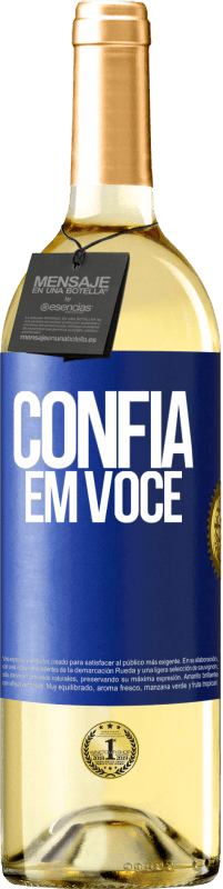 29,95 € Envio grátis | Vinho branco Edição WHITE Confia em você Etiqueta Azul. Etiqueta personalizável Vinho jovem Colheita 2025 Verdejo