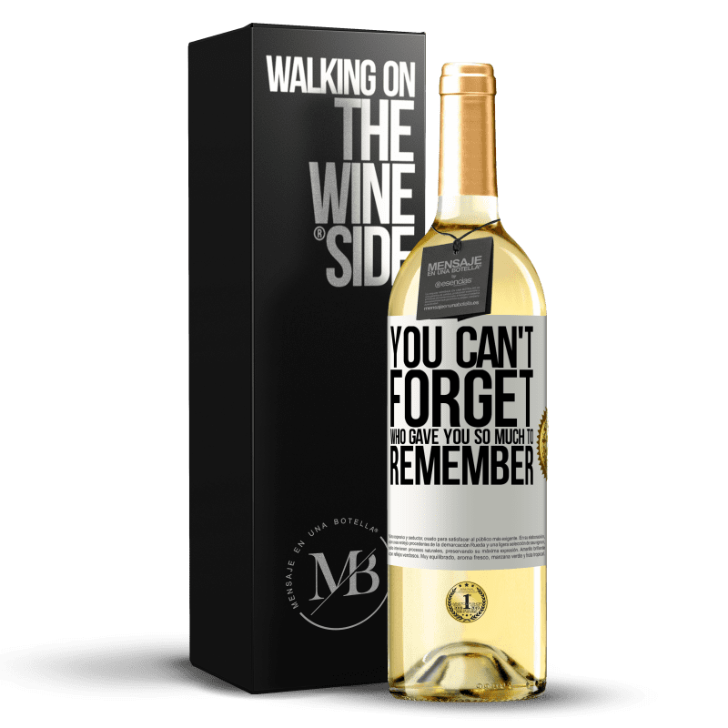 29,95 € Free Shipping | White Wine WHITE Edition You can't forget who gave you so much to remember White Label. Customizable label Young wine Harvest 2025 Verdejo