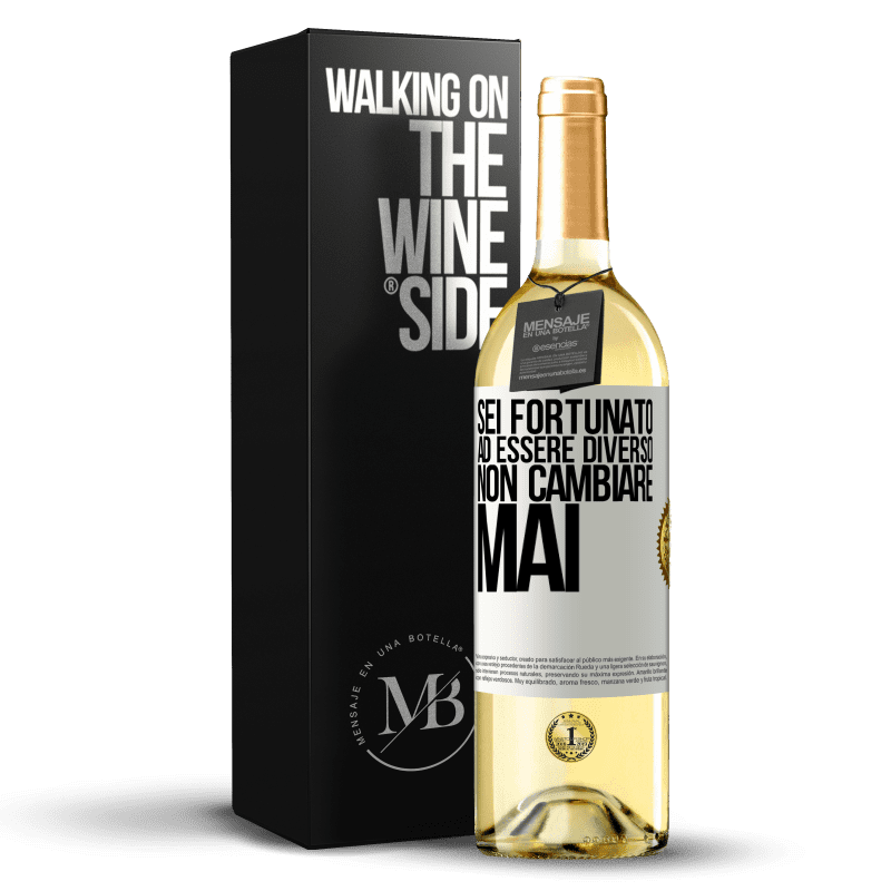 29,95 € Spedizione Gratuita | Vino bianco Edizione WHITE Sei fortunato ad essere diverso. Non cambiare mai Etichetta Bianca. Etichetta personalizzabile Vino giovane Raccogliere 2025 Verdejo