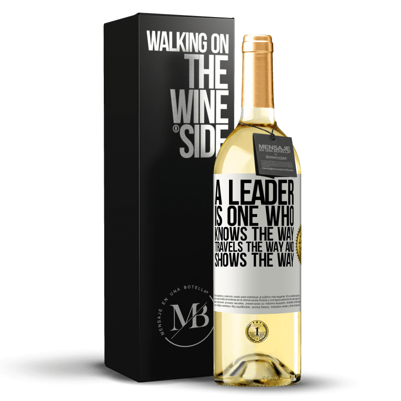 29,95 € Бесплатная доставка | Белое вино Издание WHITE Лидер - это тот, кто знает путь, путешествует и показывает путь Белая этикетка. Настраиваемая этикетка Молодое вино Урожай 2023 Verdejo