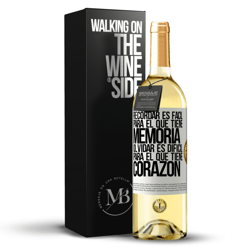 29,95 € Envío gratis | Vino Blanco Edición WHITE Recordar es fácil para el que tiene memoria. Olvidar es difícil para el que tiene corazón Etiqueta Blanca. Etiqueta personalizable Vino joven Cosecha 2024 Verdejo