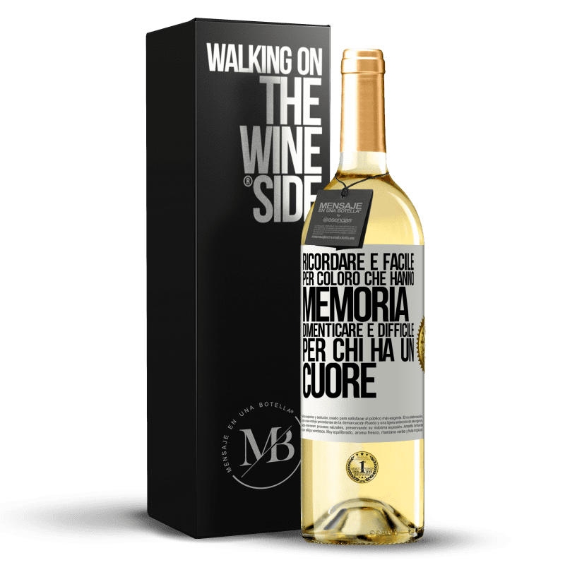 29,95 € Spedizione Gratuita | Vino bianco Edizione WHITE Ricordare è facile per coloro che hanno memoria. Dimenticare è difficile per chi ha un cuore Etichetta Bianca. Etichetta personalizzabile Vino giovane Raccogliere 2024 Verdejo