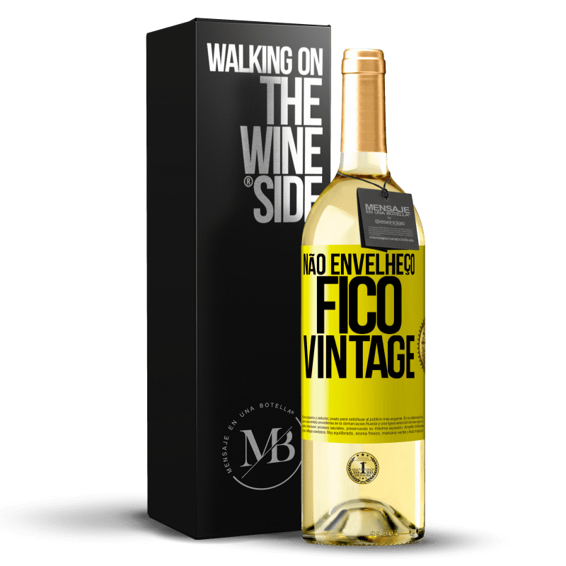 29,95 € Envio grátis | Vinho branco Edição WHITE Não envelheço, fico vintage Etiqueta Amarela. Etiqueta personalizável Vinho jovem Colheita 2024 Verdejo