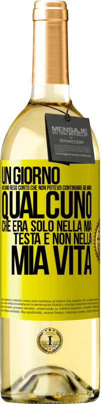 29,95 € | Vino bianco Edizione WHITE Un giorno mi sono reso conto che non potevo continuare ad amare qualcuno che era solo nella mia testa e non nella mia vita Etichetta Gialla. Etichetta personalizzabile Vino giovane Raccogliere 2024 Verdejo