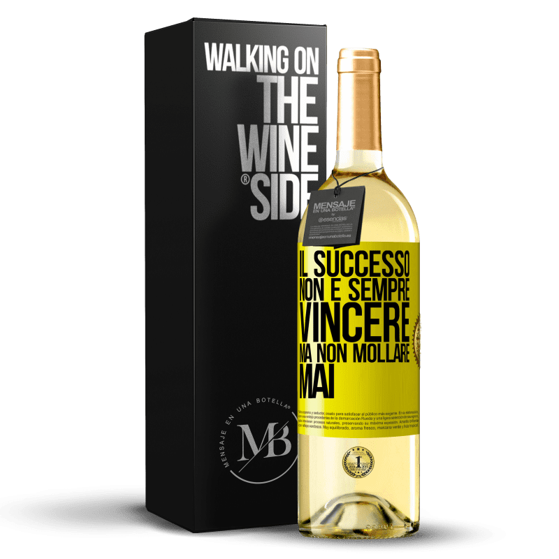 29,95 € Spedizione Gratuita | Vino bianco Edizione WHITE Il successo non è sempre vincere, ma non mollare mai Etichetta Gialla. Etichetta personalizzabile Vino giovane Raccogliere 2024 Verdejo