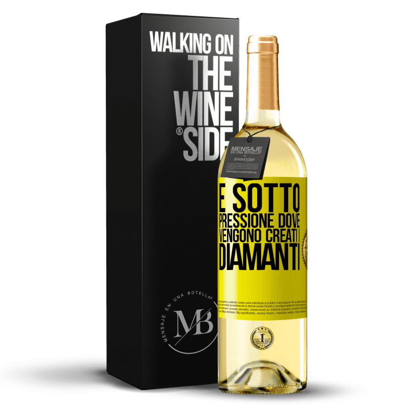 29,95 € Spedizione Gratuita | Vino bianco Edizione WHITE È sotto pressione dove vengono creati i diamanti Etichetta Gialla. Etichetta personalizzabile Vino giovane Raccogliere 2024 Verdejo