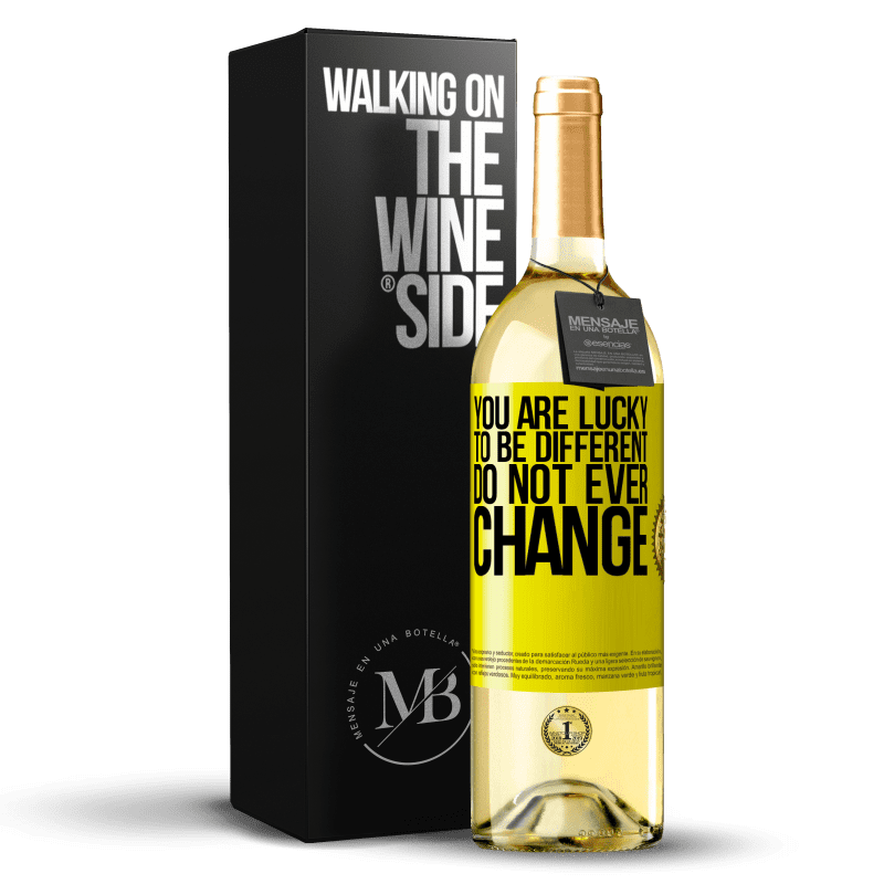 29,95 € Free Shipping | White Wine WHITE Edition You are lucky to be different. Do not ever change Yellow Label. Customizable label Young wine Harvest 2025 Verdejo